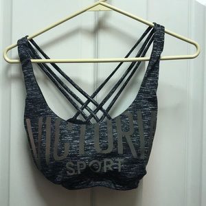 Criss cross back VS sports bra